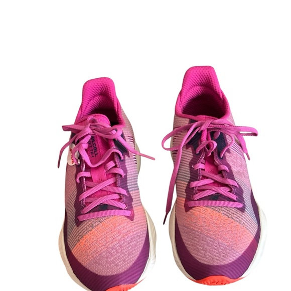 New Balance Women's Pink and Purple Athletic Shoes - Picture 4 of 9